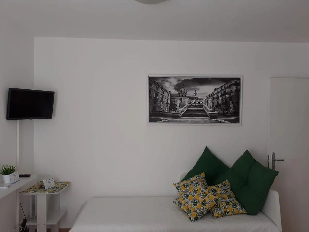 Hotel La Camera Di Stella - Ai Normanni à Palerme 2*,